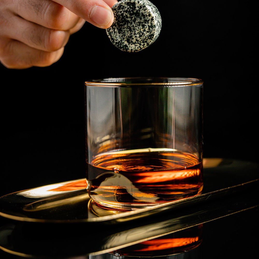 Whiskey rocks R&T